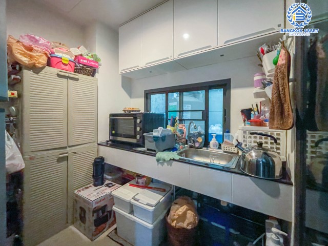 *****ทาวน์โฮมมือสองย่านกรุงเทพฯ ม.เดอะเมทโทร พัฒนาการ-ศรีนครินทร์ เนื้อที่เกือบ 19 ตร.ว. ฟังก์ชัน 3 ห้องนอน 3 ห้องน้ำ 2 ที่จอดรถ แถมฟรี! 3 เครื่องปรับอากาศ บนทำเลเชื่อมต่อถ.พัฒนาการ, ถ.สุขุมวิท 77 ใกล้รถไฟฟ้าสายแอร์พอร์ตเรลลิงก์ "สถานีหัวหมาก" จองด่วน!